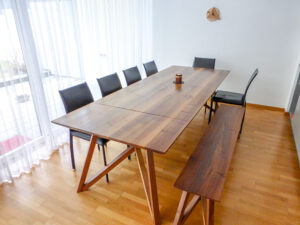 Schreinerei-Styger-Steinerberg-Schwyz-Referenzen-Tisch-Bank-05