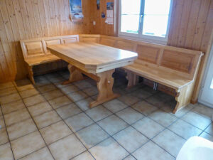 Schreinerei-Styger-Steinerberg-Schwyz-Referenzen-Tisch-Bank-08