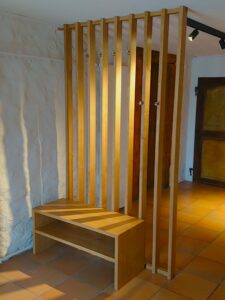 Garderobe-mit-Bank